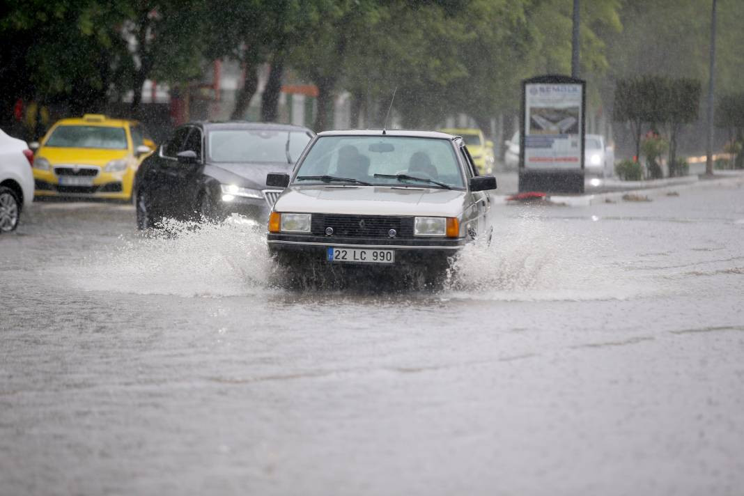 Edirne ve Kırklareli’ni sağanak vurdu: Vatandaşlar zor anlar yaşadı - Resim: 5